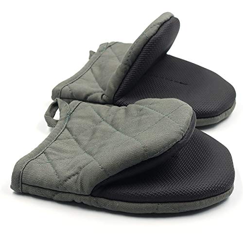 1 Pair Short Oven Mitts Heat Resistant Silicone Kitchen Mini Oven Mitts for 500 Degrees NonSlip Grip Surfaces and Hanging Loop Gloves Baking Grilling Barbecue Microwave Machine Washable (Gray)