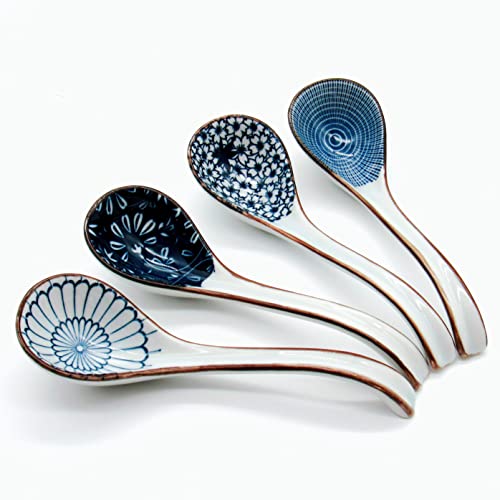 JOBNTZ Asian Soup SpoonCeramic Ramen Spoon64inch Japanese Pho Spoon with Long Handle for MisoDumplingNoodlesWonton (Blue and White Porcelain 4Pcs)
